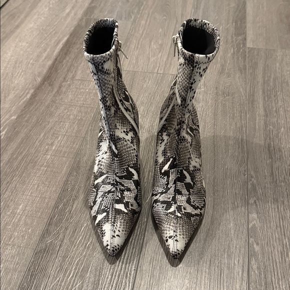 Abound Shoes - Posh Abound Faux Snakeskin Ankle Booties | Size 6.5 | Never Worn
